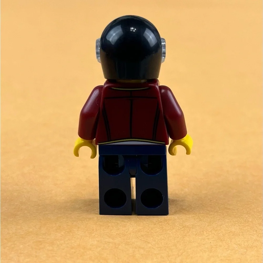 LEGO Speed Champions Ferrari F8 Tributo Driver Minifigure sc082 2